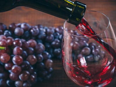 红酒的健康益处与选购指南